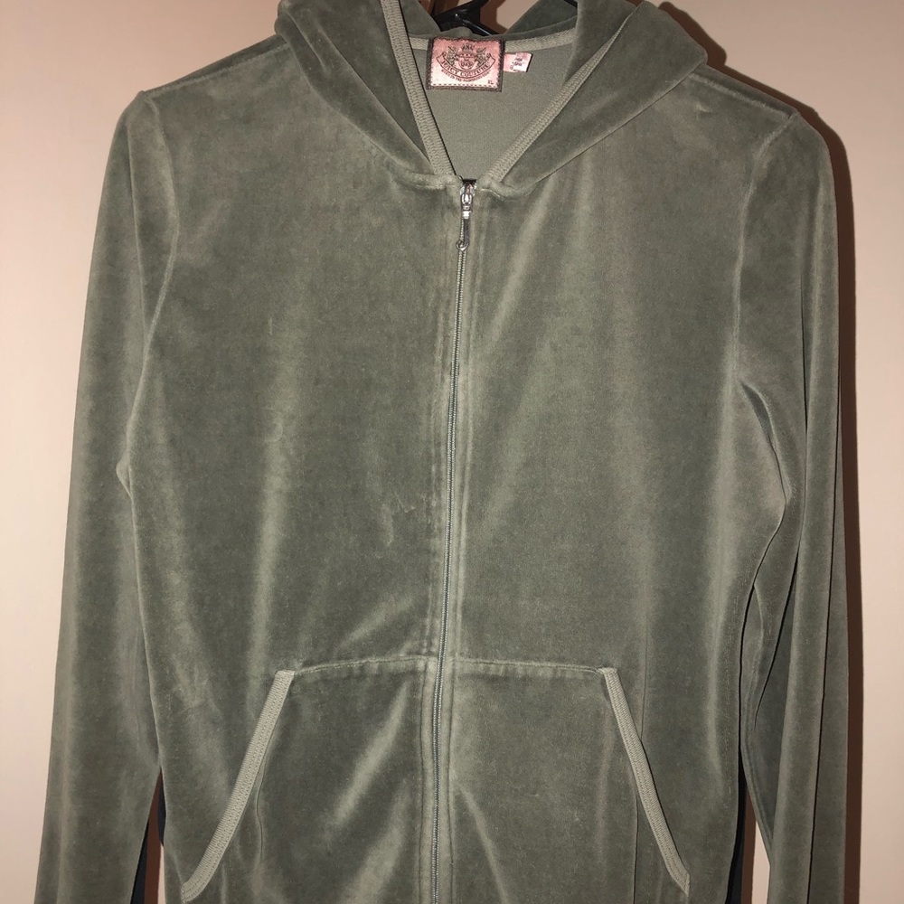 FABulous Zip-Up & Comfortable 😀😀